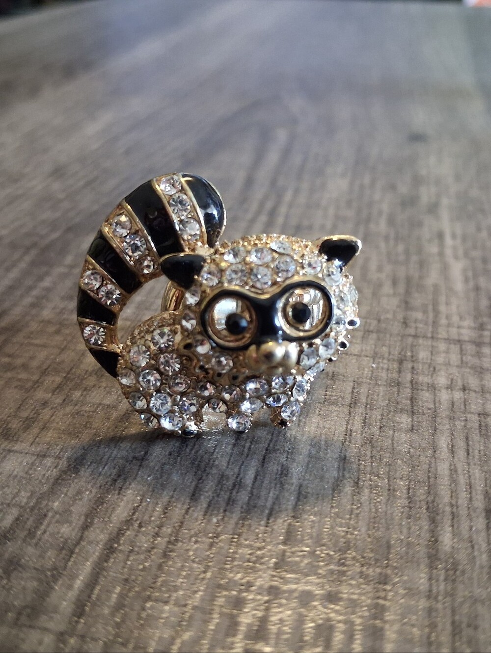 Gold-Tone Figural Raccoon Ring with Elastic Band & Rhinestones
